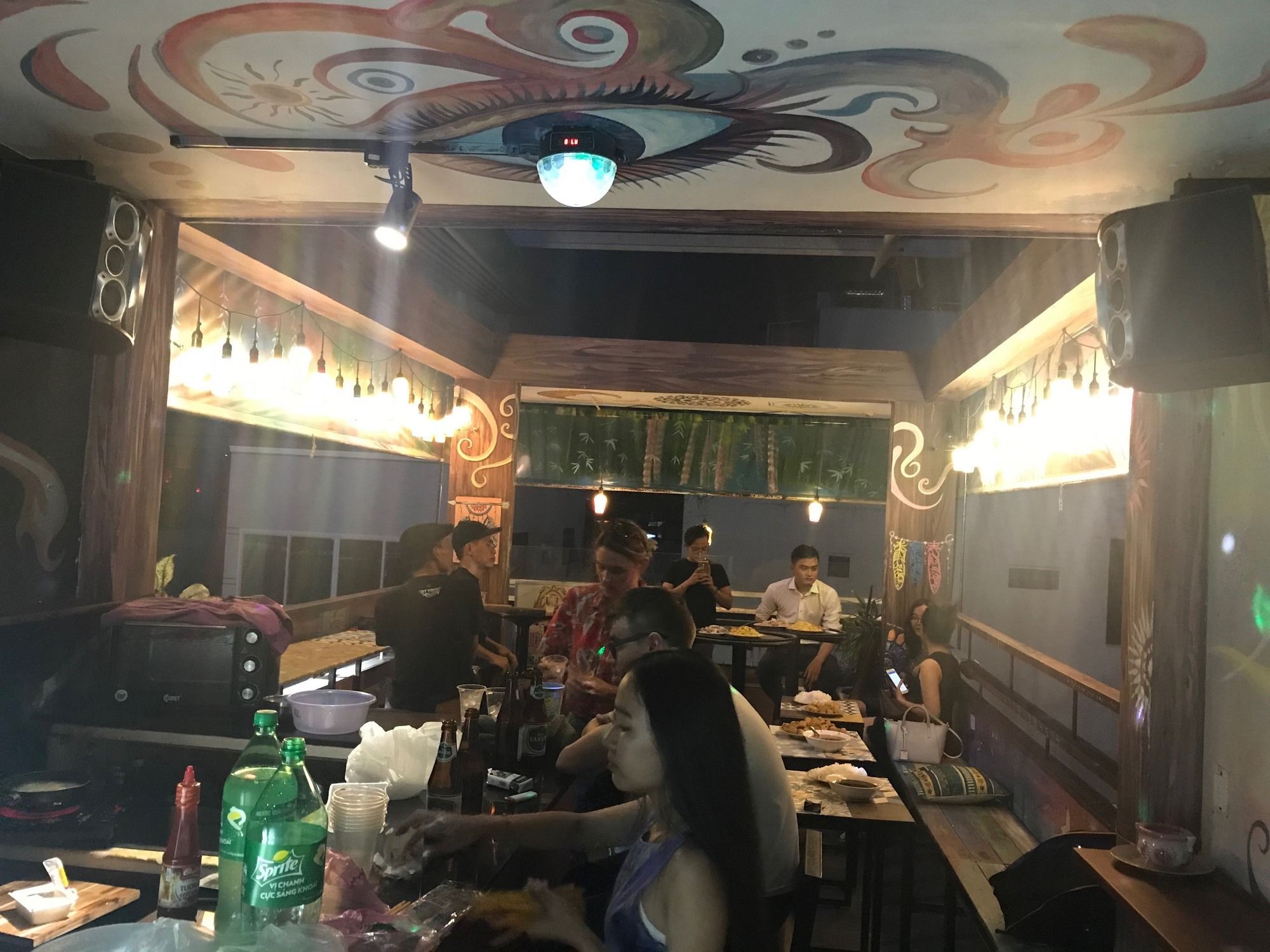 Wanderlust Saigon Hostel & Rooftop Bar Ho Či Minovo Město Exteriér fotografie